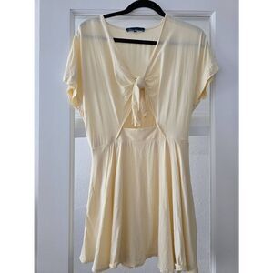 Women's Shore‎ Brand Cut Out Mini Dress Butter Yellow Size Medium